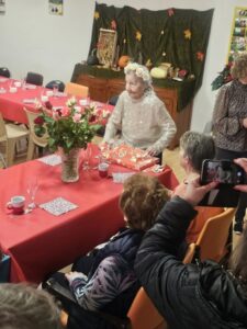 Les 100 ans de Janine Mercury au domicile partagé.