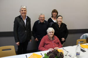 Au premier plan Cécile Dily 98 ans, Janine Mercury 100 ans, Siméon Philippe 94 ans. les doyens de Lignol.