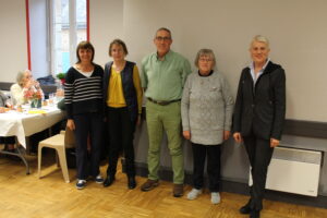 Les trois nouveaux de plus de 70 ans entourés de Martine Le Bartz et de Carole La Yaouanq maire de Lignol.