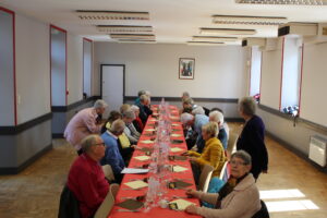 Gouter des anciens à la salle polyvalente.