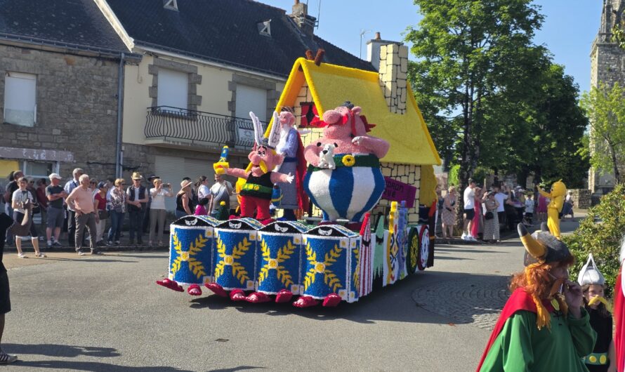 Présentation du char fleuri à Lignol